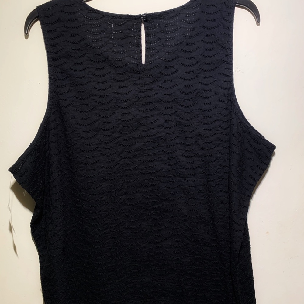 OLD NAVY Black eyelet sleeveless top. XXL